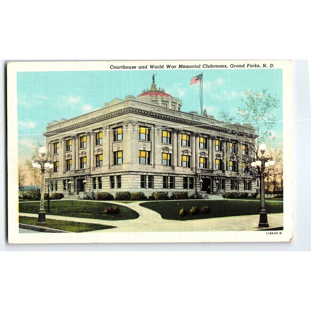 Vintage Courthouse & WW Memorial Clubrooms Postcard Grand Forks ND